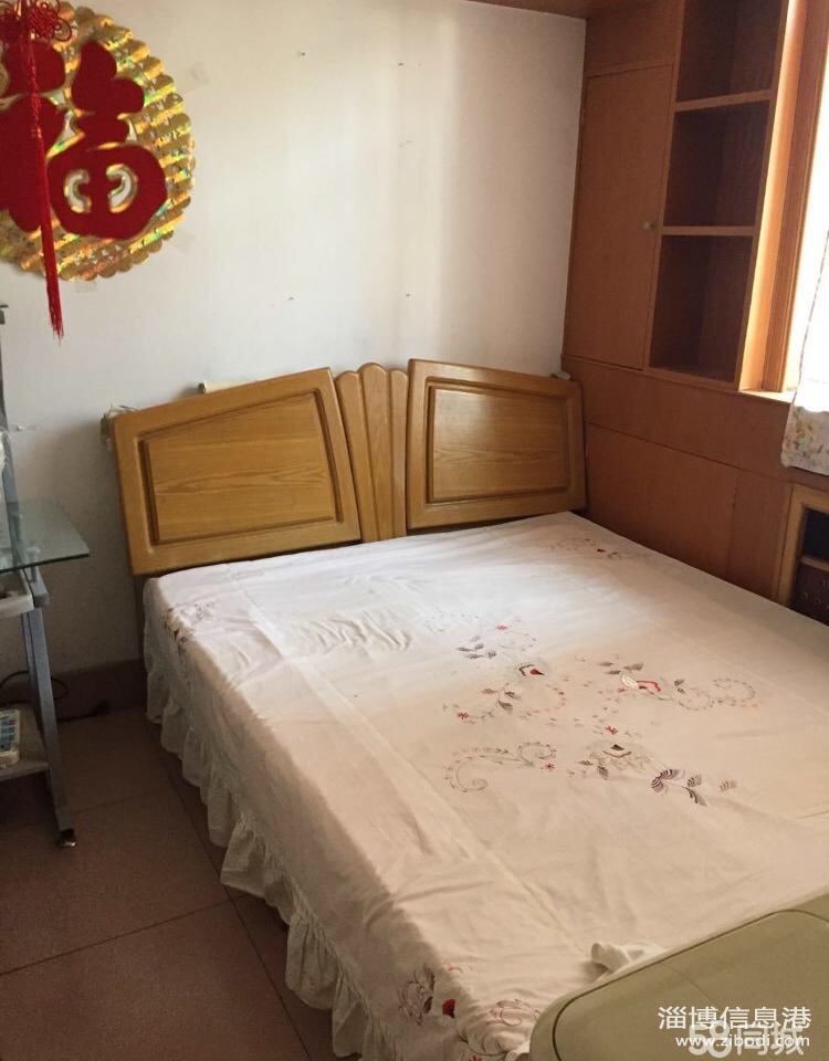 臨淄區(qū)勝辛小區(qū)二樓精裝房,已騰空,隨時入住